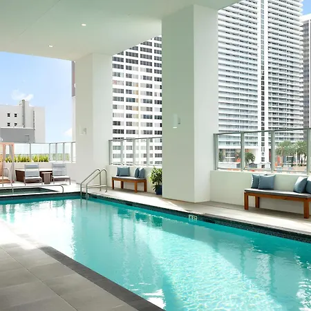 Skyline Oasis: Luxury Downtown Retreat with Ocean Views Apartment